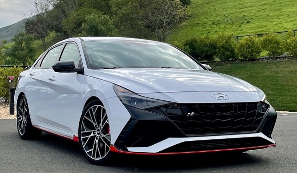 Kích thước xe 4 chỗ dòng xe Hyundai Elantra