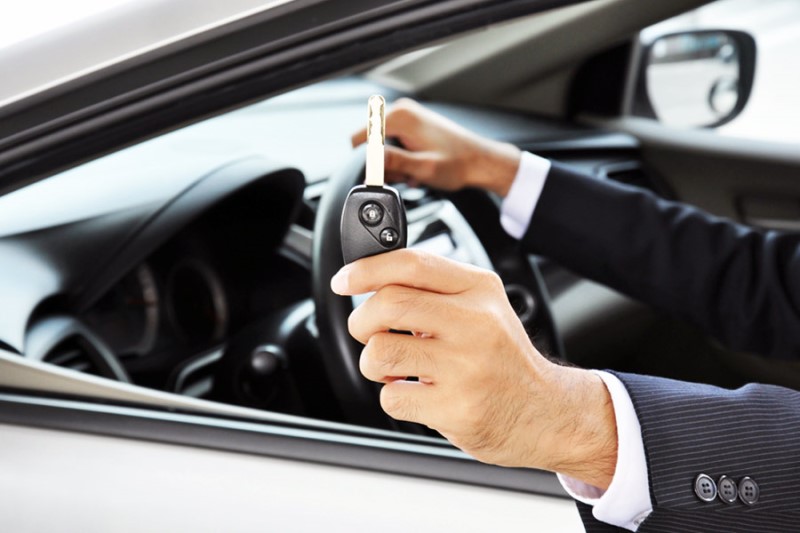 Những điều cần lưu ý khi xem hợp đồng thuê xe tự lái