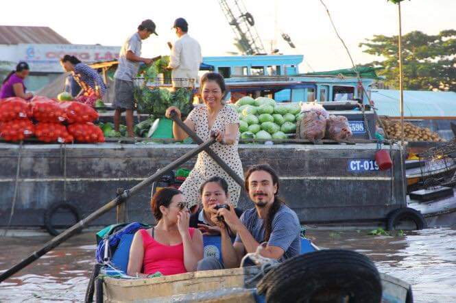 Thuê tàu đi chợ nổi Cái Răng Cần Thơ
