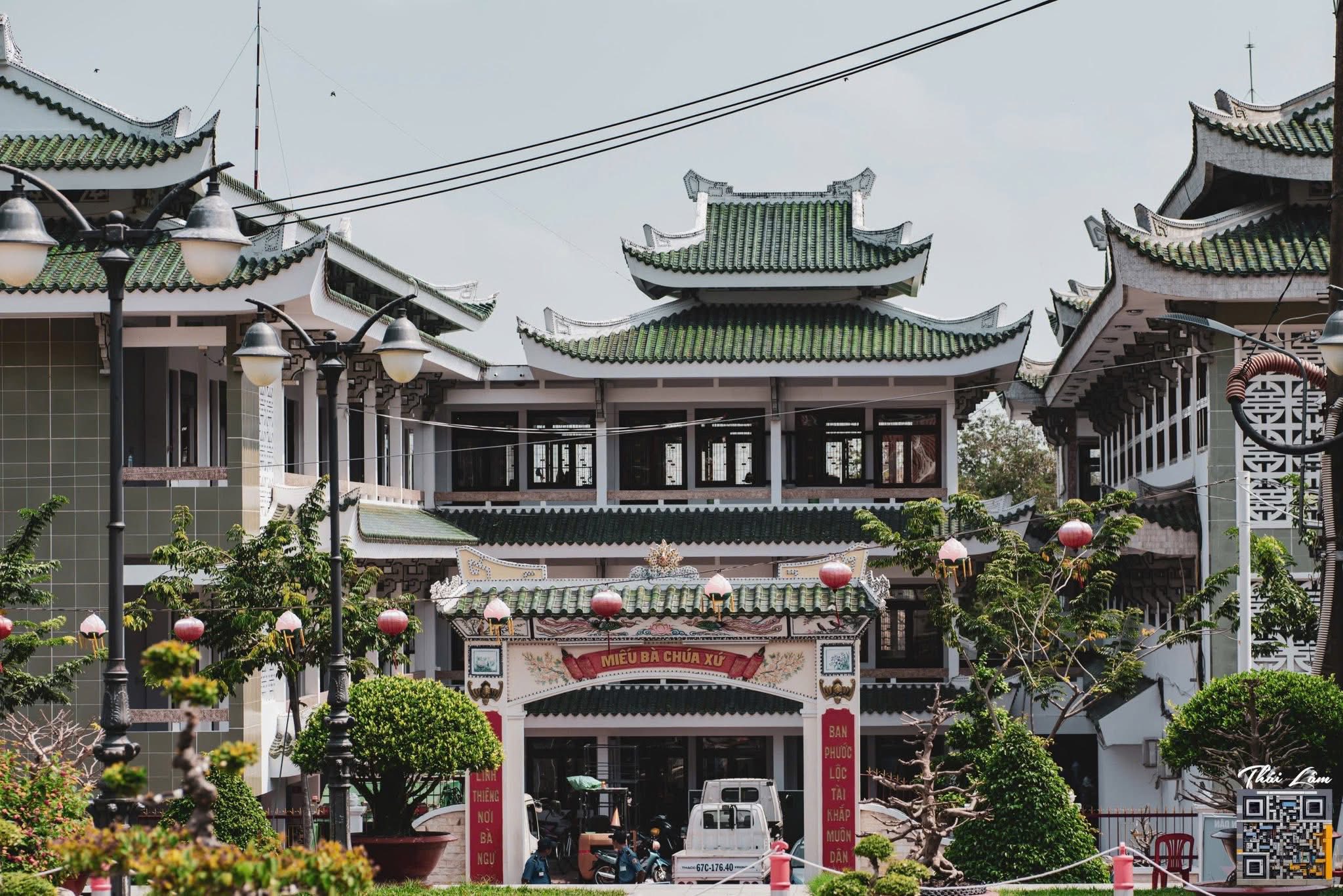 Thuê Xe 9 Chỗ Cần Thơ: Sân Bay Đi Châu Đốc 2 Ngày 1 Đêm 