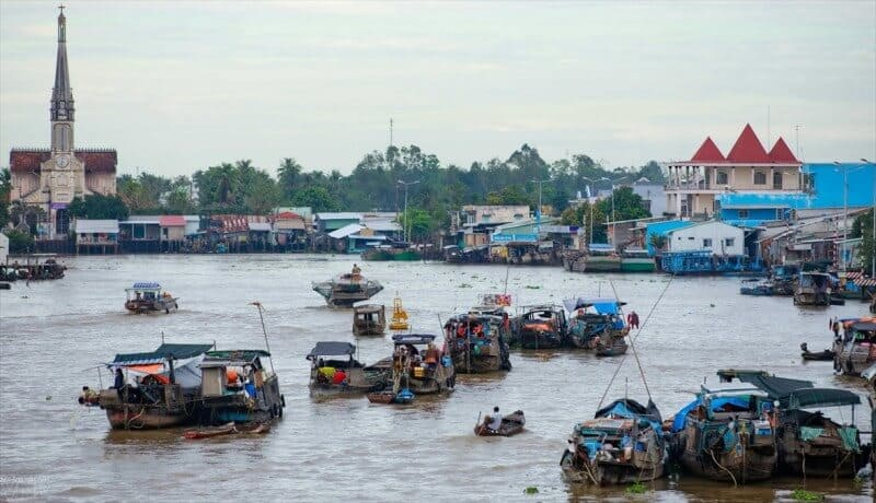 Một sớm đi chợ nổi Cái Bè