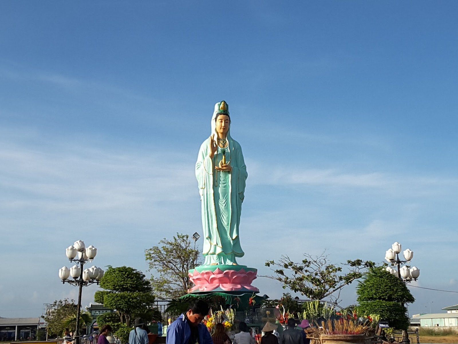 Thuê xe Cần Thơ đi Cha Diệp - Mẹ Nam Hải Bạc Liêu bao nhiêu tiền? Ở đâu rẻ nhất?
